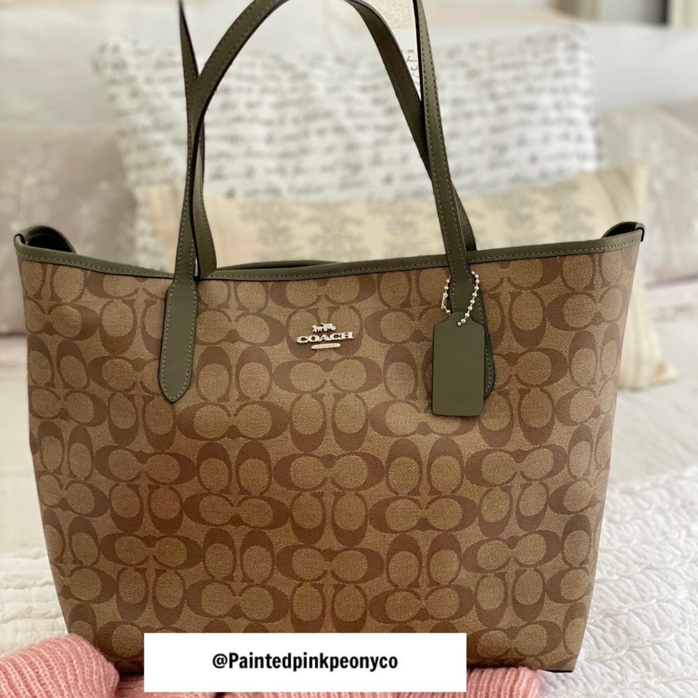 🆕 COACH | City Tote in Signature Canvas and Olive Army Green